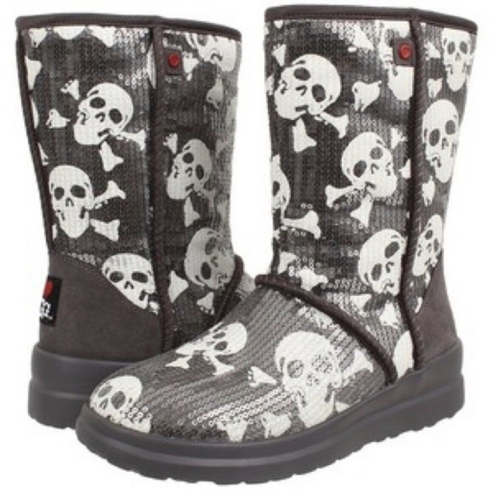 UGG Sequin Boots with Skulls sz 8 LIKE NEW